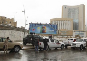 Security forces surround Corinthia hotel after a car bomb in Tripoli January 27, 2015