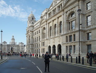 London_MMB_»1Z9_Horse_Guards_Avenue