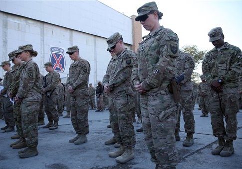 U.S. service members at Bagram Airfield in Afghanistan in 2014 / AP
