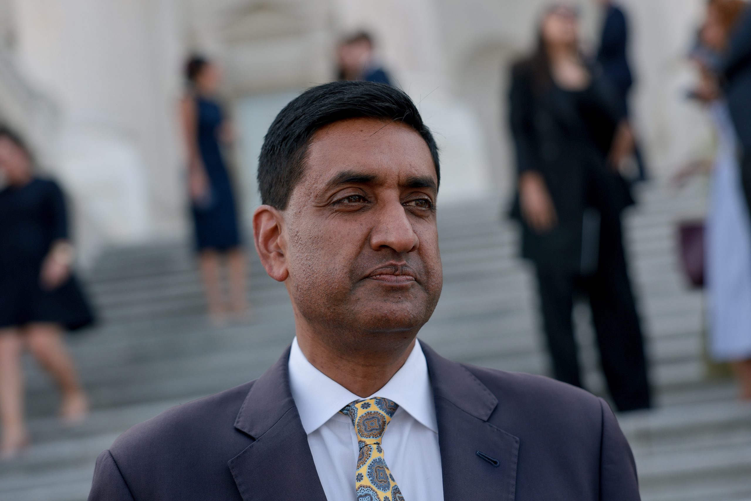 Ro-lling in Dough: Khanna’s Personal Money Machine Kicked Into Overdrive in 2025, Trading $165 Million at Breakneck Pace, New Disclosures Show